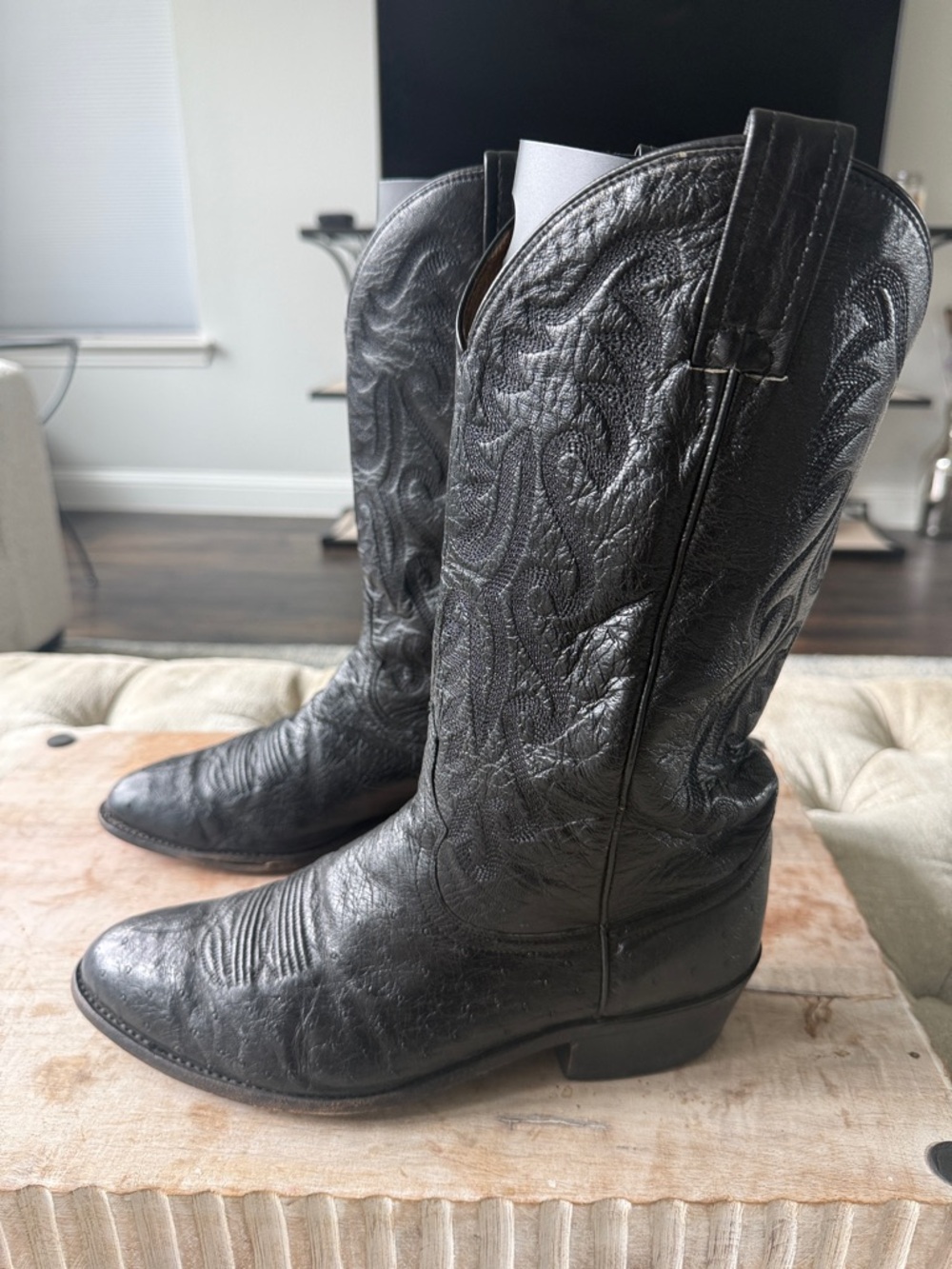 Dan Post Men’s Ostrich 9.5 Classic Black Embroidered Western Boots - Picture 2 of 6